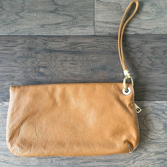 Talbots-leather clutch with magnet closure - Picture 2 of 7